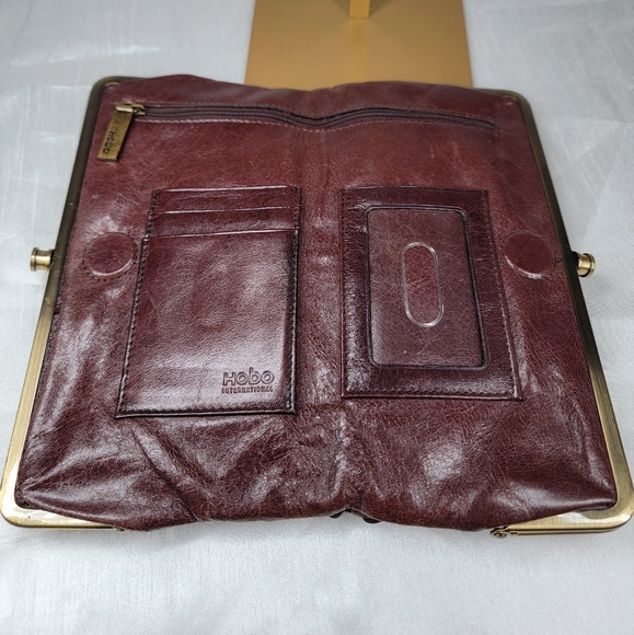 Hobo The Original Brown Leather Stitch Wallet Magnetic & Kiss Lock Closure - Picture 4 of 8